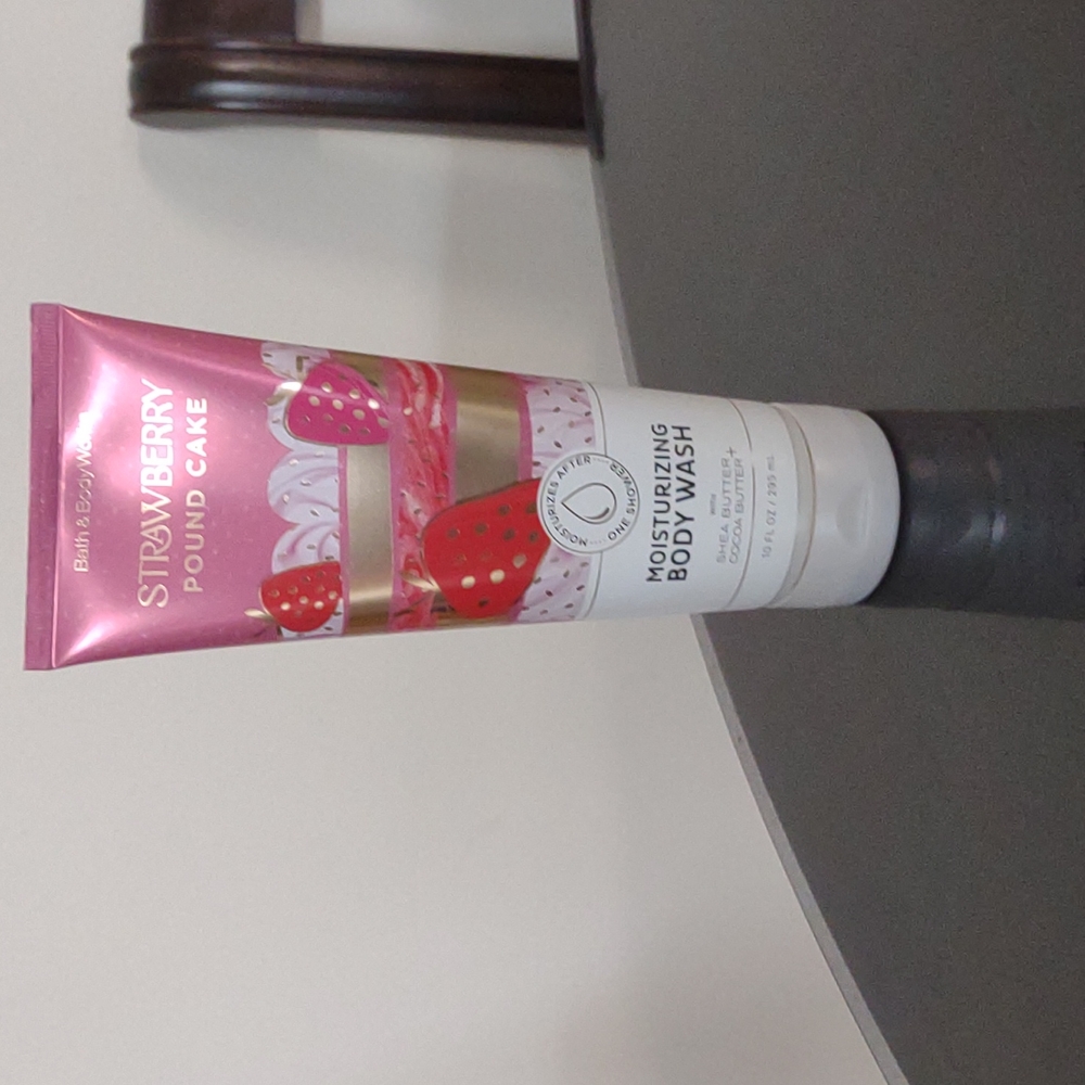Brand new BBW Strawberry Pound Cake body wash